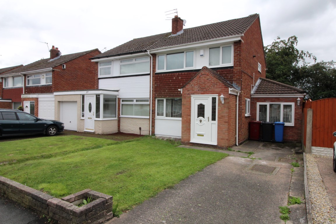 Helston Avenue, Halewood, L26 3 Bedroom SemiDetached House For Sale